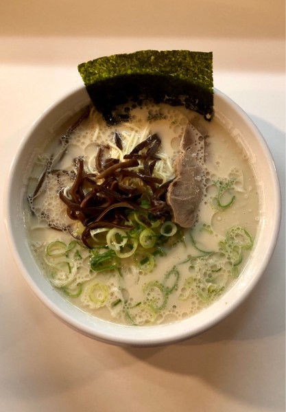 「ラーメン(600+0)」@博多天神 新宿御苑店の写真