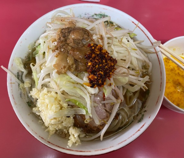 「大豚ラーメン  生たまご」@ラーメン二郎 千住大橋駅前店の写真