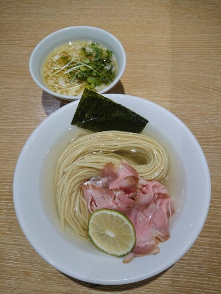 「昆布水つけ麺 白醤油」@一番だしラーメン しんせんの写真