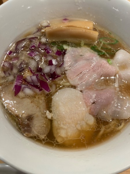 「３種の貝と牛骨の中華そば¥850＋ランチ貝ごはん¥100」@Ramen ThreEの写真