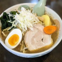 カレーラーメン（1,080円）