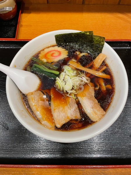 「黒中華そば(800円)+手打ち極太麺(200円)」@會津黒中華の写真