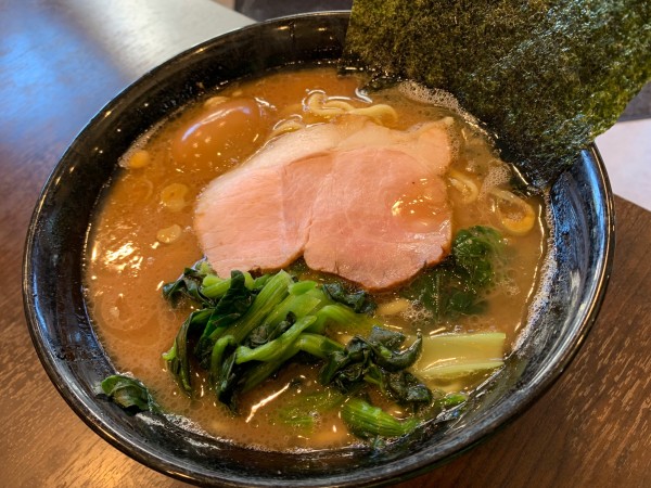 「ラーメン並」@杉田家 千葉駅前店の写真