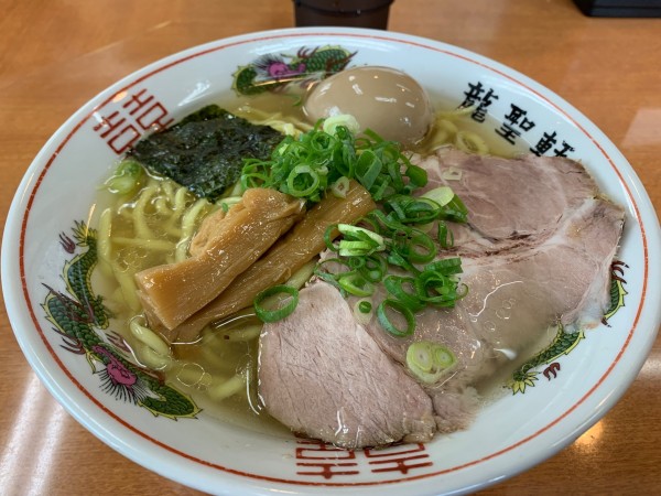 「塩味玉ラーメン並」@龍聖軒の写真
