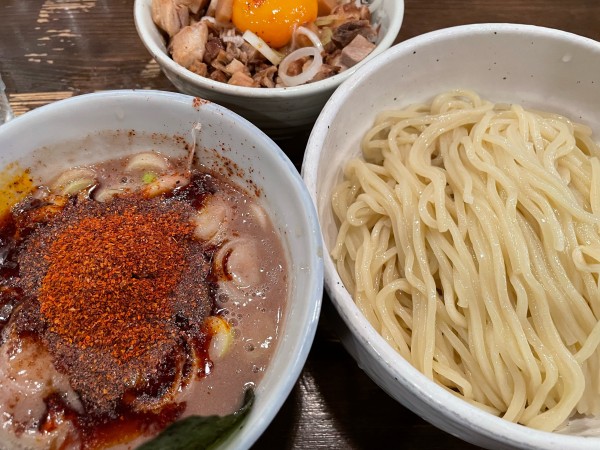 「辛々魚つけめん／辛さ普通（1,050円）＋豚ごはん／醤油（420」@麺処 井の庄の写真