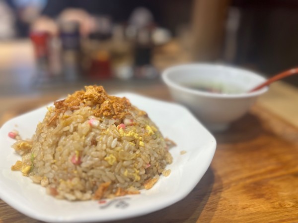 「焦がしにんにくマー油チャーハン 616円」@れんげ食堂Toshu 宮崎台店の写真