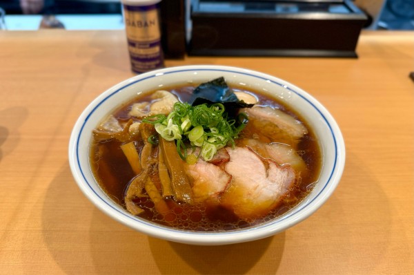 「特製醤油らぁ麺 ¥1800」@らぁ麺 すぎ本の写真