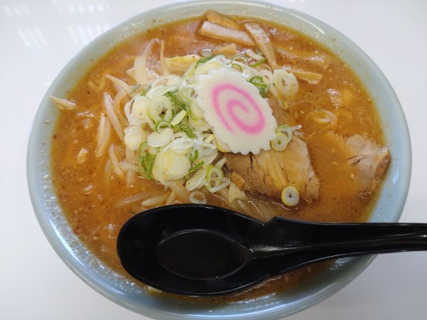 「味噌らぁ～めん　９５０→６５０円」@ラーメンさんぱち 綜本店の写真