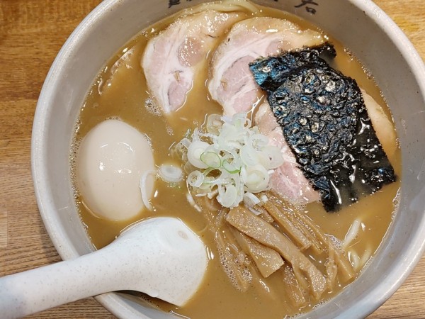 「味玉らーめん＋チャーシュー」@麺屋吉左右の写真