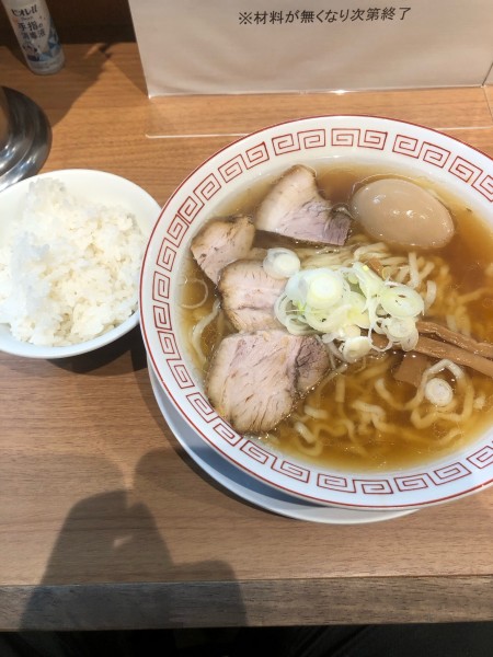 「味玉醤油ラーメン＋半ライス」@喜多方ラーメン 新じまの写真