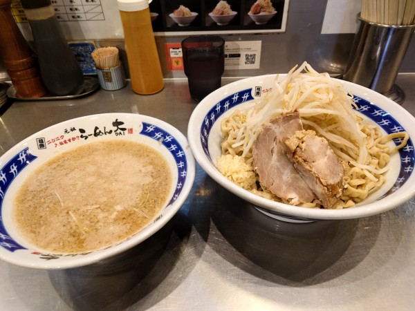 「つけ麺大(平打ちちぢれ麺)野菜  ニンニク  アブラ」@らーめん大 大森店の写真