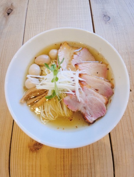 「潮ソバ + 塩豚 + うずらの味玉(4個)」@The Noodles & Saloon Kiriyaの写真