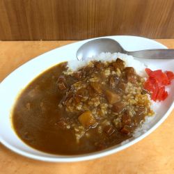 カレーライス(450円)