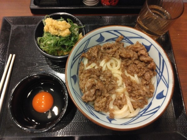 「期間限定：牛すき釜玉うどん並790円」@丸亀製麺 我孫子店の写真