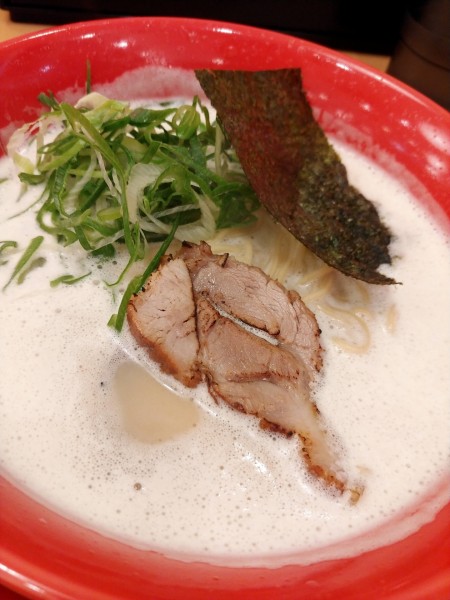 「博多風神とんこつ」@麺道 しゅはり 三宮センタープラザ店の写真