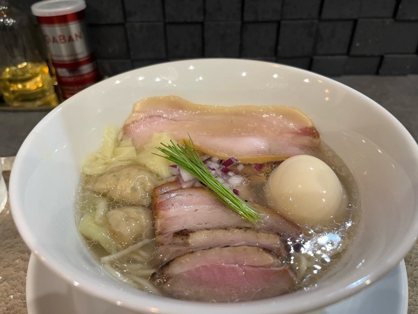 「中華そば　塩　特上」@宍道湖しじみ中華蕎麦 琥珀 池袋店の写真