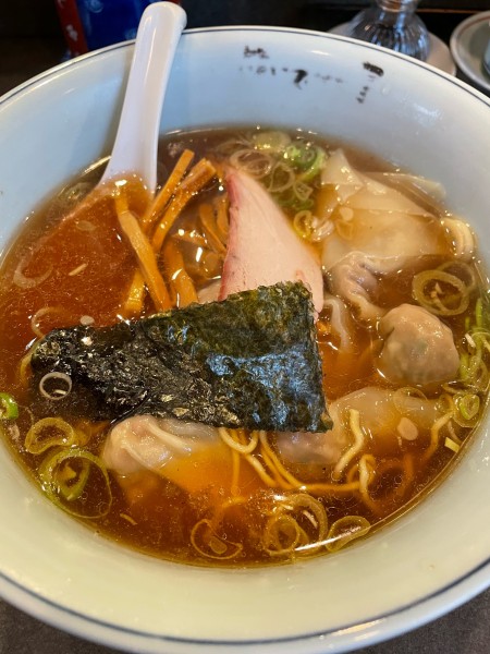 「ワンタンメン」@支那そば めでた屋の写真