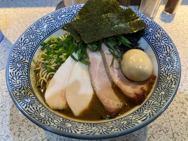 「特製濃厚煮干しラーメン」@破壊的イノベーションの写真