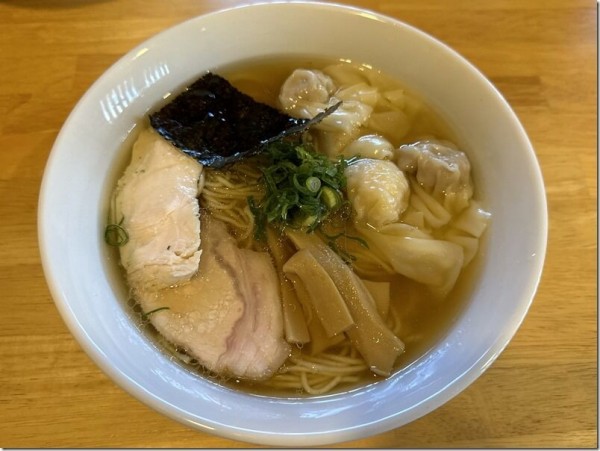 肉と海老ワンタン麺（白）（1100円）