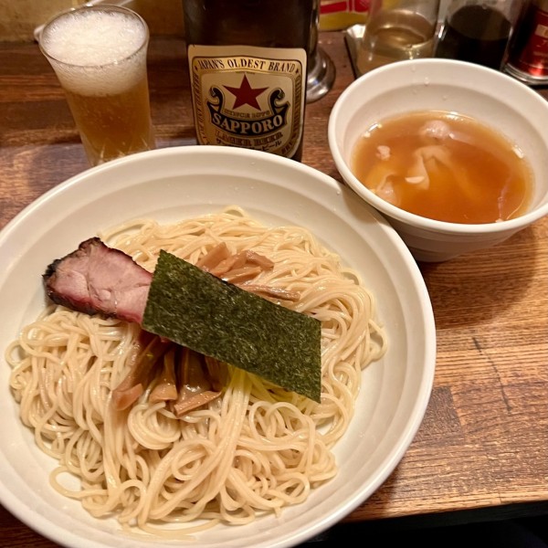 「ワンタン塩つけ麺（大盛）＋サッポロラガービール（中瓶）」@荏原町しなてつの写真