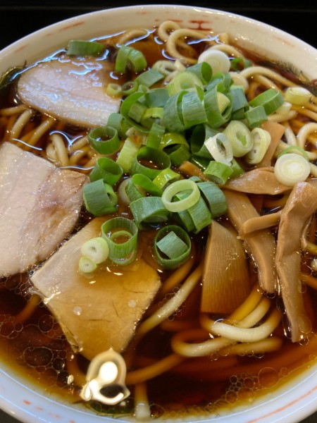 「中華そば中¥750＋おにぎり¥100」@中華そば さるぱぱの写真