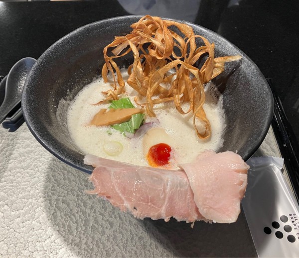 「鶏soba白湯」@鶏soba 座銀 肥後橋本店の写真