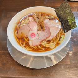 東京醤油ラーメン（850円）+餃子（200円）