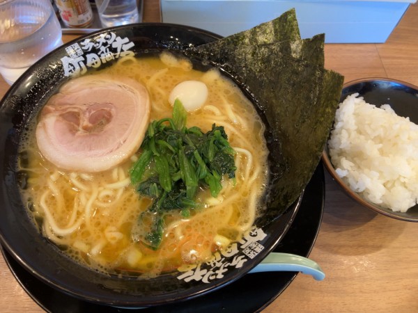 「ラーメン800円」@町田商店 高輪ゲートウェイ店の写真