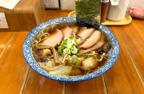 「はるゆたかちゃーしゅー・わんたんめん（醤油）¥1390」@らーめん森や。の写真