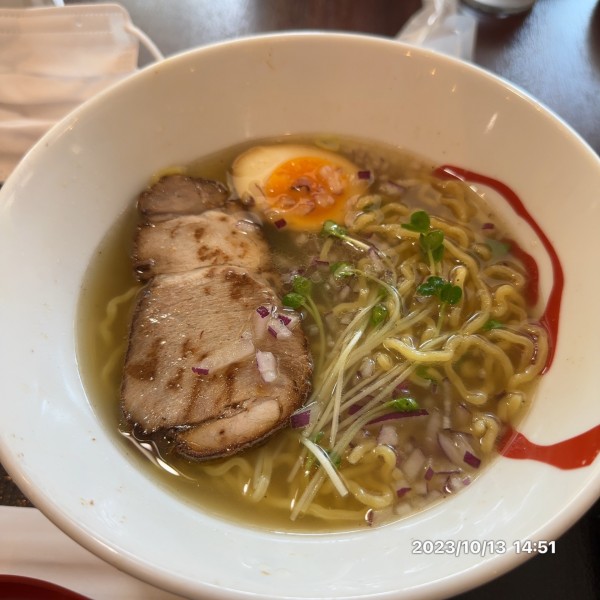 「煮干しらーめん」@すずらん 那覇メインプレイス店の写真