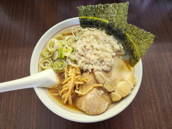 「しょうゆ中華そば〈身いり〉和え玉」@手打ち中華そば 酒田の写真