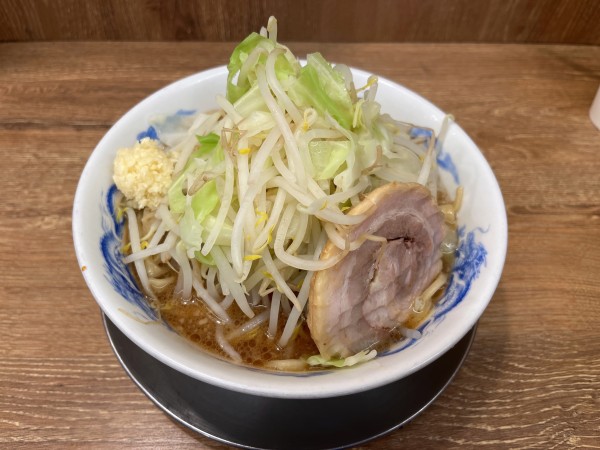「ラーメン　ヤサイ　ニンニク増し　790円」@ジャンクガレッジ 北浦和店の写真