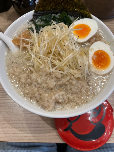 「SUSURU  TVに出てたらー麺」@コッテリの塩らー麺専門店 MANNISH 日暮里店の写真