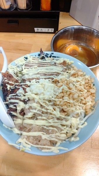 「キングギドラ　小盛　ヤサイマシ　850円」@ラーメン キングジョーの写真