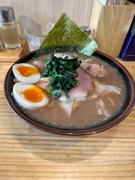 「チャーシュー麺+味玉」@秋葉原ラーメン わいずの写真