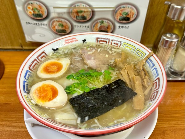 「ワンタンそば（塩）煮玉子」@ちばき屋 葛西店の写真