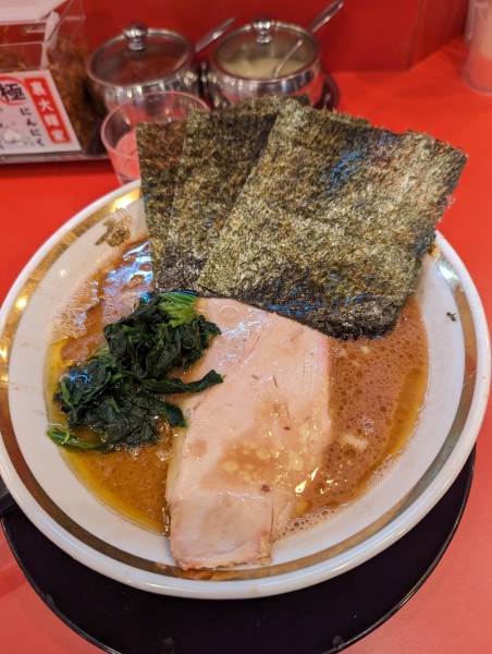 「ラーメン並」@家系ラーメン 裏大輝家 青物横丁店の写真