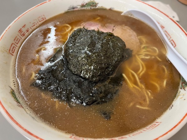 「魚正油ラーメン＋大盛り：870＋150円」@まるたかラーメンの写真