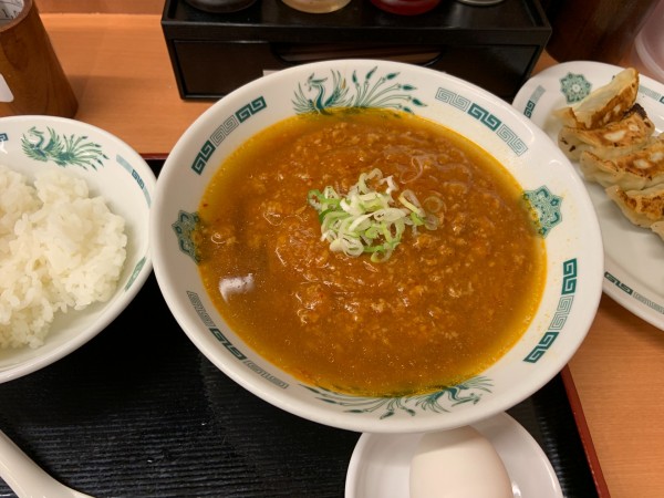 「温玉旨辛ラーメン」@日高屋 川越西口店の写真
