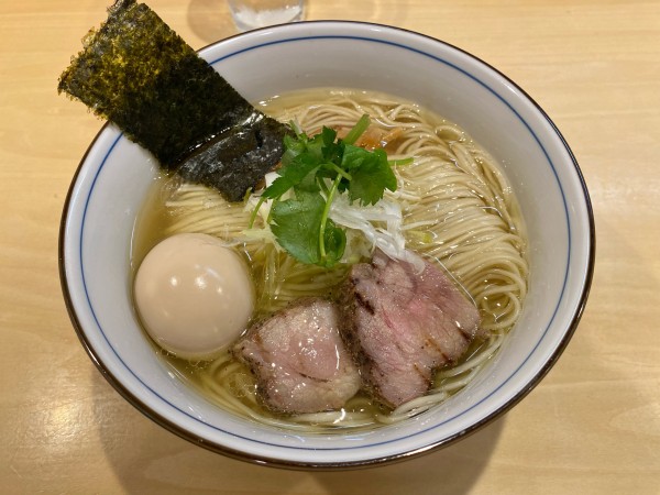 「味玉軍鶏らーめん塩」@麺庭 つむぎの写真