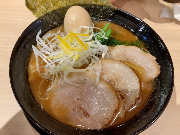 「焦がし醤油ラーメン」@益荒男ラーメンの写真