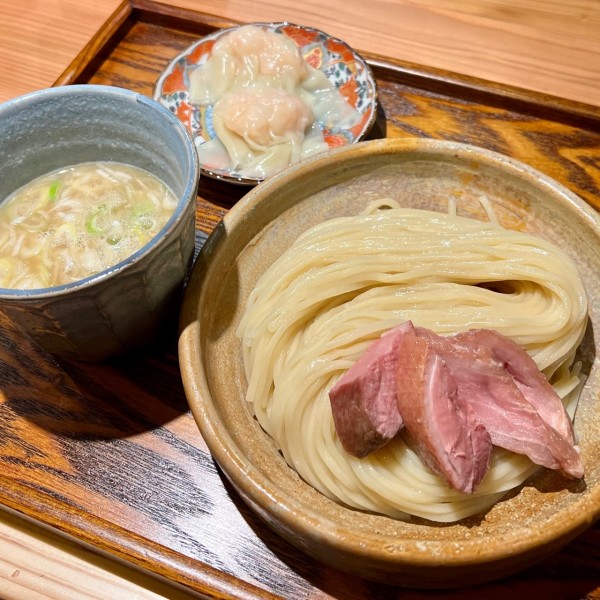 「海老ワンタンつけめん（にんにく醤油・冷や盛り）＋増量250g」@あいだやの写真