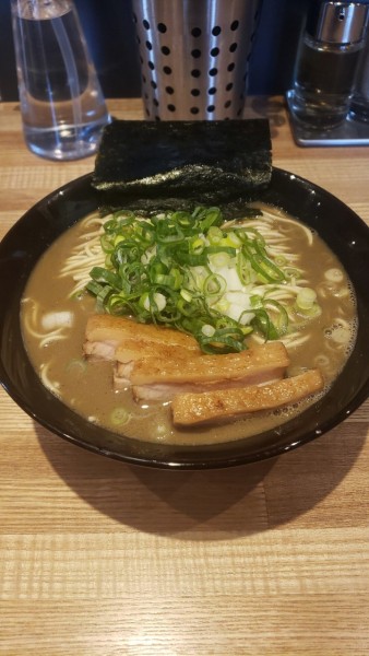 「豚骨煮干し(大)チャーシュー」@豚骨醤油 三輪の写真