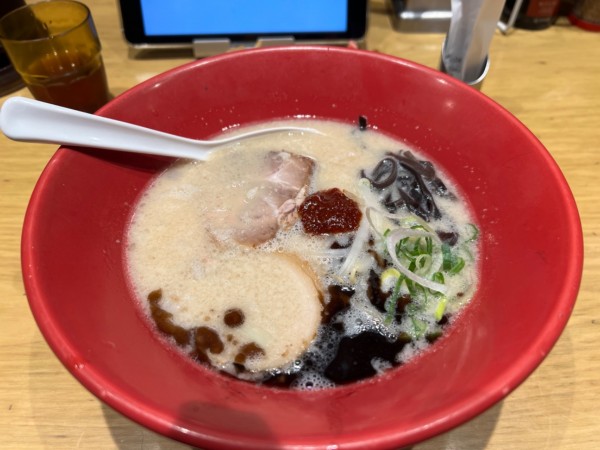 「赤丸新味」@一風堂 浜松町スタンドの写真