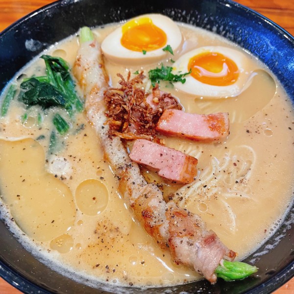 「鶏クリーム 1000円」@麺＆cafe Coi.Coi.の写真