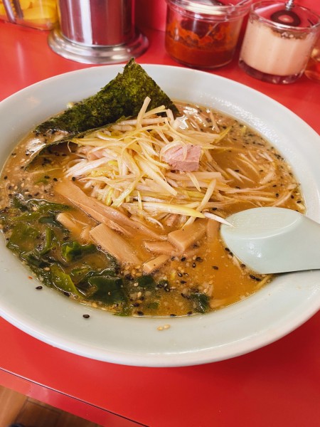 「ネギ味噌ラーメン　半分」@ラーメンショップ 太田店の写真