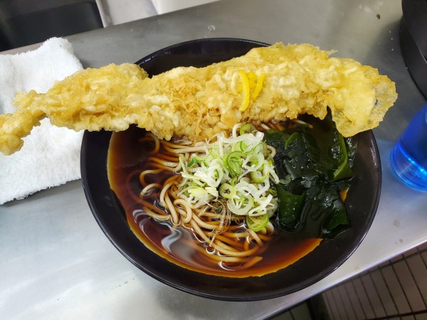 「穴子天そば６３０円」@日栄軒の写真