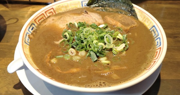 「【昼】こく煮干し中華+青ネギ」@中華そば まる井の写真