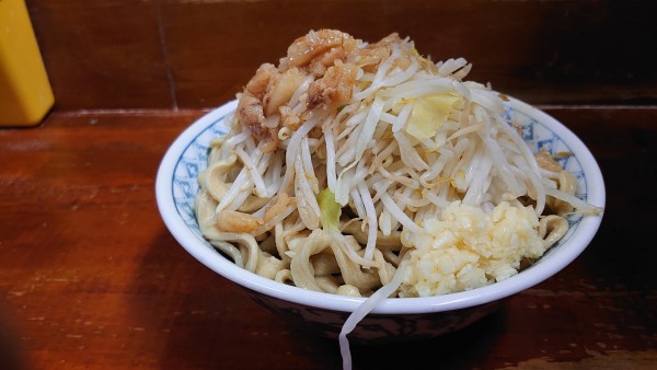 「小ラーメン麺増し/たま/野菜マシマシ/ニンニク/アブラ」@蓮爾 新町一丁目店の写真