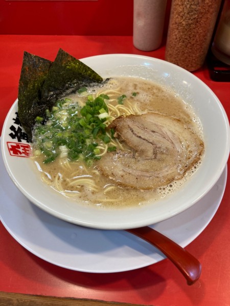 「豚骨ラーメン（替え玉）」@がっとん 日吉店の写真